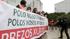 La protesta empez� frente al multiusos de la Xunta en Lugo
