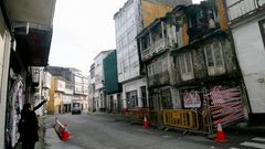Ca�da de cascotes de una casa en la Ribera de Betanzos.
