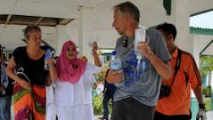 Supervivientes del crucero indonesio hundido
