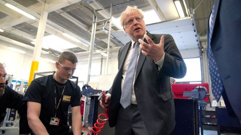 Boris Johnson, el pasado 22 de abril durante una visita a un centro de formaci�n en Burnley (Lancashire)