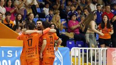 Los jugadores del Burela FS celebran un tanto