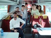 Alberto Varela y su equipo, ayer, en el bus del PSOE que recorre Espa�a.
