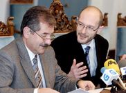 La foto es del 2007. Jes�s Otero era subdelegado del Gobierno, y Julio Gonz�lez, jefe de Tr�fico.