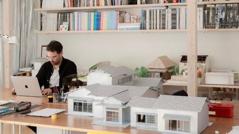H�ctor Barrante, arquitecto asturiano en Akizuki