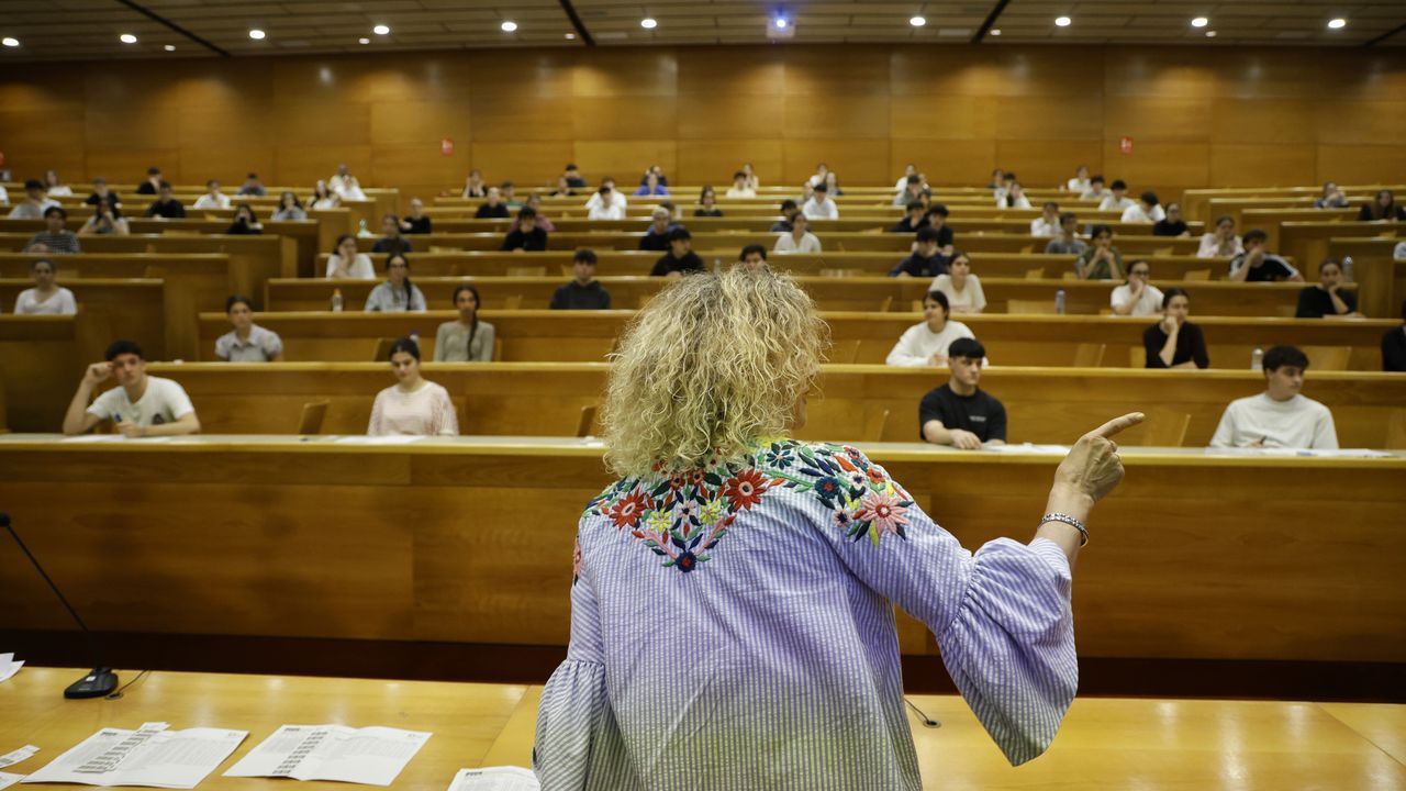 Rosalía y Unamuno, los protagonistas en el primer día de la PAU 2026
