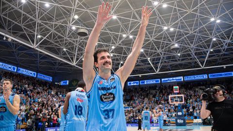 Mihajlo Andric, celebrando en el Pazo la victoria contra el Unicaja