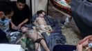 Imagen tomada de un v�deo que muestra a ni�os en un hospital tras un supuesto ataque qu�mico en Duma, Siria