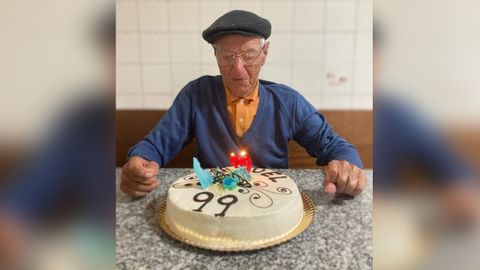Manuel Fern�ndez, en la celebraci�n de sus 99 a�os