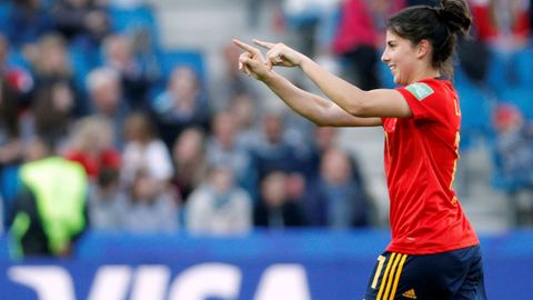 La jugadora de la seleccin espaola de ftbol, Luca Garca, celebra el tercer gol marcado a la de Sudfrica