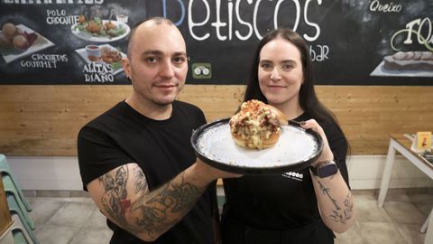 PETISCOS GASTROBAR BERTAMIR&Aacute;NS, AMES 
Juan y Ant&iacute;a han cumplido una d&eacute;cada al frente de un local que ya ha tenido varios &eacute;xitos en los campeonatos de Espa&ntilde;a de hamburguesas.