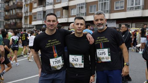 Los corredores antes de la salida de la carrera San Marti�o.