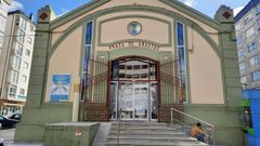 El edificio de la plaza de abastos de Ribadeo, cuya construcci&oacute;n financi&oacute; el indiano Ram&oacute;n Gonz&aacute;lez