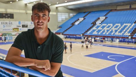Nacho Garc&iacute;a, fotografiado el pasado verano en el pabell&oacute;n ferrolano de A Malata, antes de emprender su aventura en Kuwait.