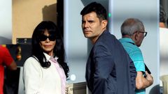 Javier Santos, al que la Justicia ha declarado hijo de Julio Iglesias, ha recibido ofertas de inversores estadounidenses, interesados en hacerse con sus derechos hereditarios