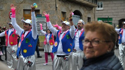 El desfile de comparsas de carnaval de Ferreira de Pantón se celebra siempre una semana más tarde que todos los demás