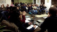 Vecinos de Forx�n, Fazouro y del casco urbano siguieron la sesi�n del jueves en la casa consistorial.