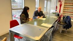 Amparo Pousada y Jos� Luis �lvarez durante la firma del acuerdo de cesi�n de una parcela al Sergas