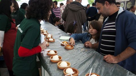 Festa do Requeixo e do Mel, As Neves