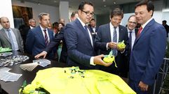 El presidente del Principado, Javier Fern�ndez, con el consejero de Econom�a, Francisco Blanco, y el director general de Comercio y Turismo, Julio Gonz�lez Zapico.El presidente del Principado, Javier Fern�ndez, con el consejero de Econom�a, Francisco Blanco, y el director general de Comercio y Turismo, Julio Gonz�lez Zapico 