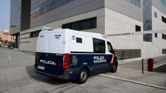 Imagen de archivo de un furg�n policial en Almer�a.