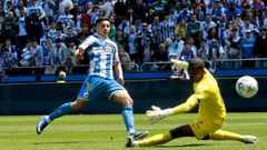 Yeremay, en un mano a mano durante el partido entre el Deportivo y el Andorra