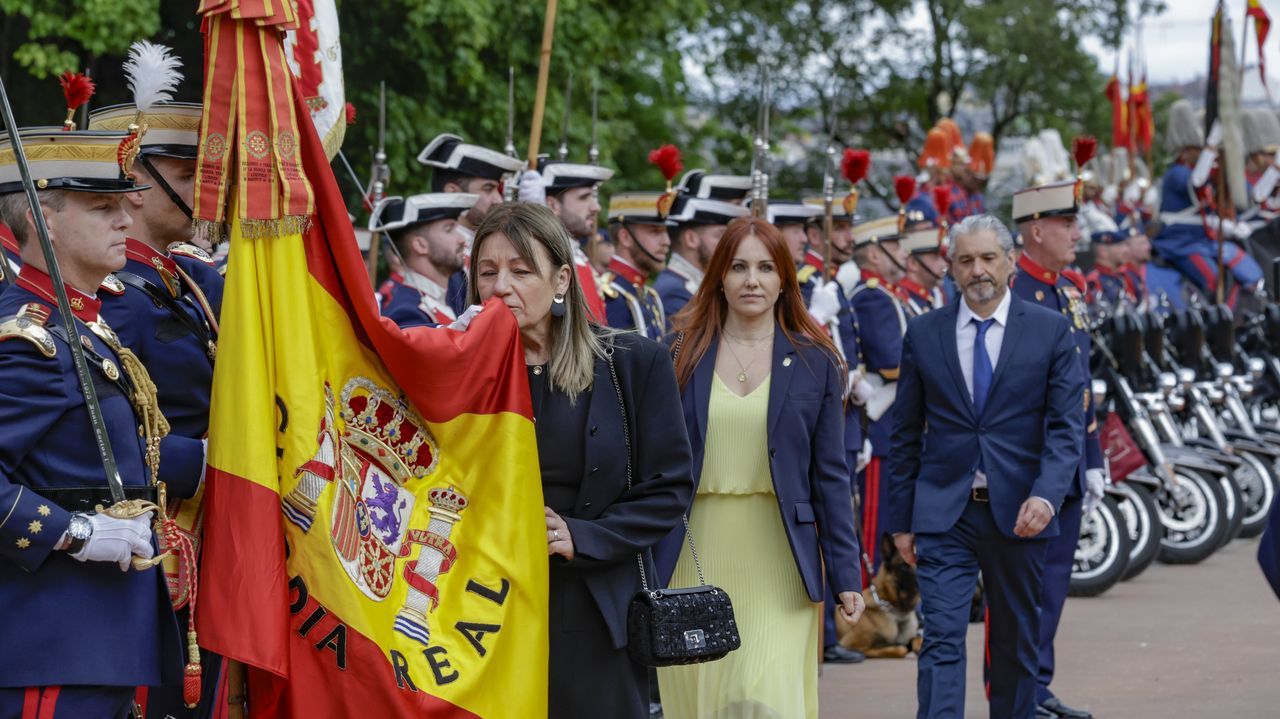 La Guardia Real termina en Lugo sus actos con una solemne jura de bandera
