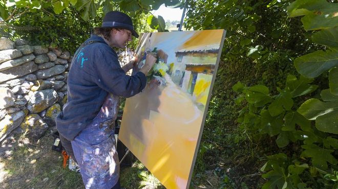 Una artista, en pleno proceso creativo en una edici�n anterior del concurso