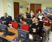 Los hosteleros en la reuni�n celebrada ayer