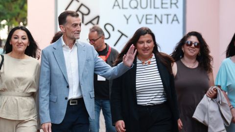 El candidato de Por Andaluc�a, Antonio Ma�llo, a su llegada a la sede regional de su formaci�n en Sevilla