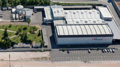 Recreaci�n de la nave con la fachada de Merchant Union en el pol�gono de A Granxa.