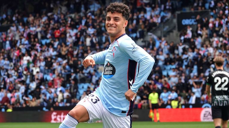 Hugo �lvarez celebrando el primer gol del Celta