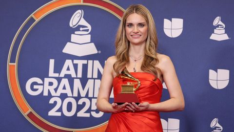 Isabel Dobarro con su premio