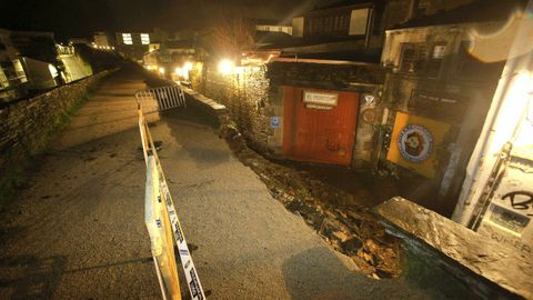 El adarve de la Muralla se qued� sin uno de sus muros