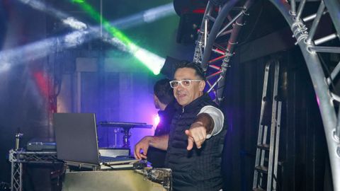 El DJ boirense Tito Maverick sigue animando las fiestas de Barbanza y de toda Galicia
