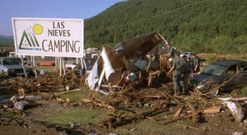 La entrada del C�mping Las Nieves despu�s de la tragedia