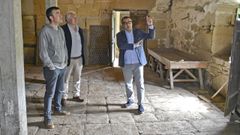 Visita al convento de Santa Clara de Xaqu�n Moreda, C�sar Mosquera y Xos� Manuel Rey tras finalizar los trabajos de limpieza y desescombro
