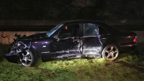 As� qued� un veh�culo siniestrado el s�bado en Cabanas tras circular a 218 km/h por la AP-9