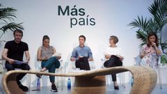  El l�der M�s Pa�s, ��igo Errej�n, acompa�ado de Mireia Moll�, In�s Saban�s, H�ctor Tejero y Esperanza G�mez durante la presentaci�n de su programa, que centra sus propuestas en una transici�n ecol�gica de la econom�a y en la defensa del medio ambiente, este viernes en Madrid