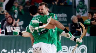 Bruno Saavedra y C�sar Carballeira, celebrando un gol ante el Bar�a.