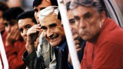 Arsenio viviendo un partido con intensidad en el banquillo, cuando era entrenador del D�por, en los a�os 90