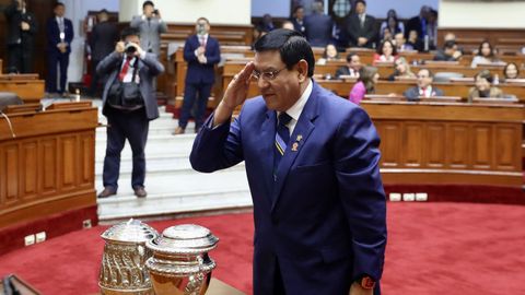 El nuevo presidente del Congreso de Per�, Alejandro Soto, durante la votaci�n
