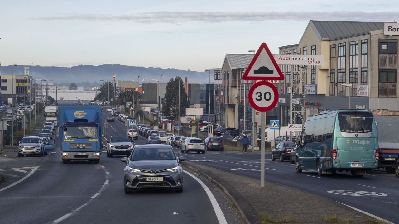 La patronal del Tambre premia a cuatro empresas por sumar 25 años de cooperación