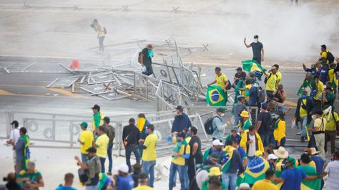 Simpatizantes de Bolsonaro invaden el Congreso, el palacio presidencial y el Supremo de Brasil. 08/01/2023