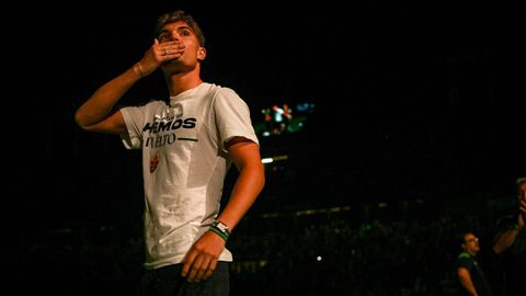De Santiago, en la fiesta de celebración del ascenso del Elche