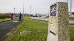 El itinerario con inicio en el muelle tambi�n pasa por Nar�n (en la imagen), Neda y Fene, afectados por las restricciones vigentes