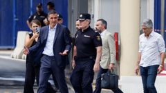 El presidente del Gobierno, Pedro S�nchez, durante su visita a Ceuta tras la avalancha de inmigrantes irregulares a la ciudad aut�noma.  