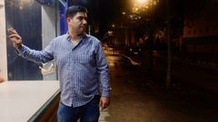 El presidente de la asociacin de comerciantes del centro de Ferrol, Olegario lvarez, en el exterior de su tienda,situada en la calle Igrexa.