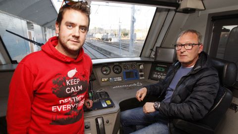 Guillermo Cerezo y Jos Mario Lpez, en una mquina de tren