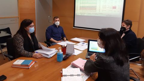 Equipo del servicio de compras y suministros del Chuac responsable del almac�n covid durante la pandemia