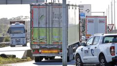 Camiones circulando en el entorno de la zona portuaria de Vigo